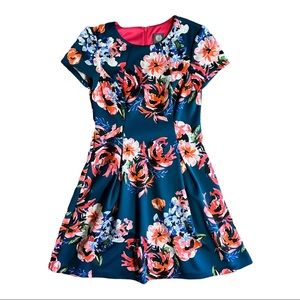 NWOT Vince Camuto Floral Short Sleeve Blue Dress Women’s Size 8